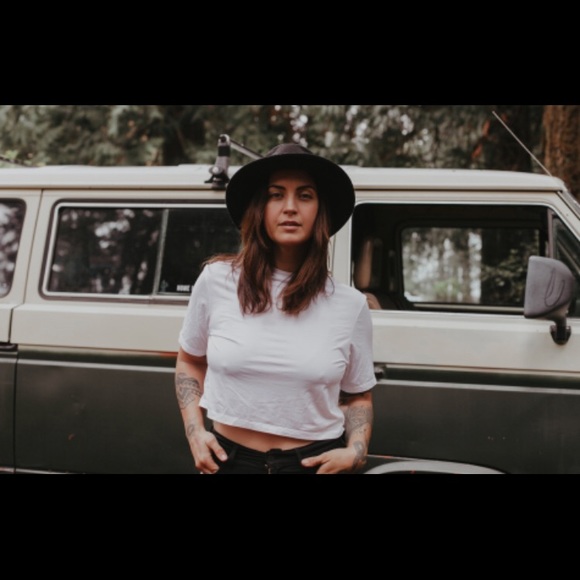 Meet your Posher, Sam - Picture 6 of 9